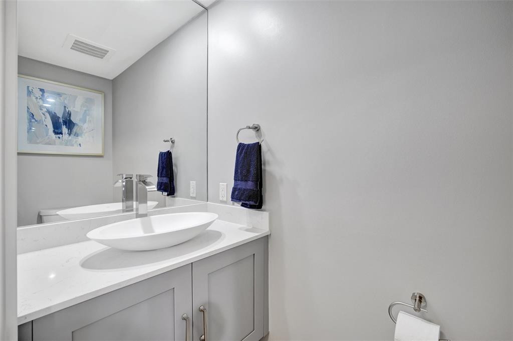 315 NE 3rd #1004 Fort Lauderdale, FL 33301