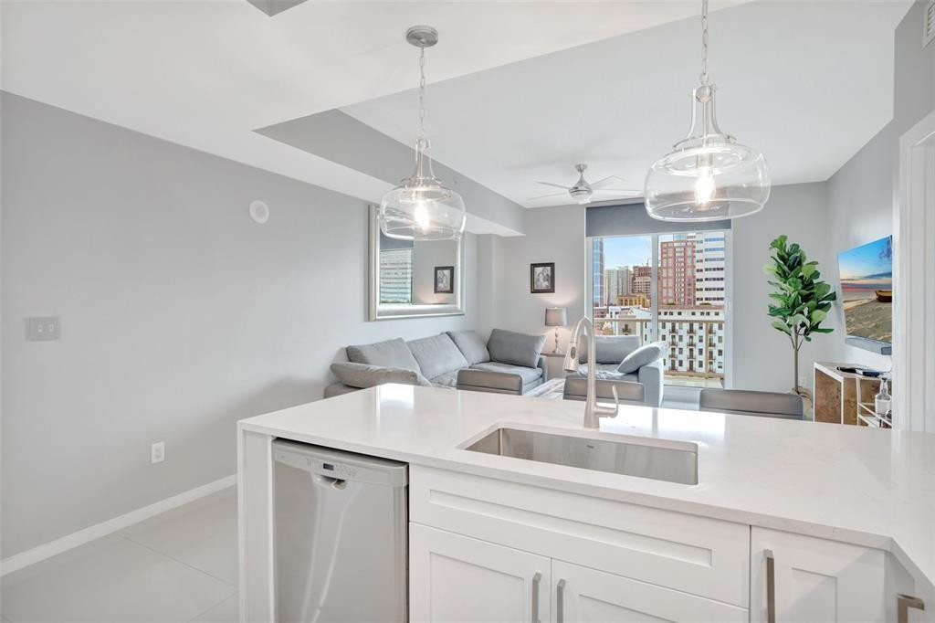 315 NE 3rd #1004 Fort Lauderdale, FL 33301