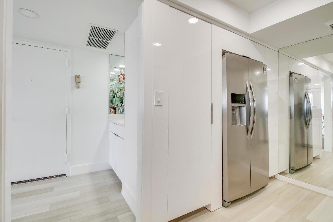 2000 Presidential #1401 West Palm Beach, FL 33401