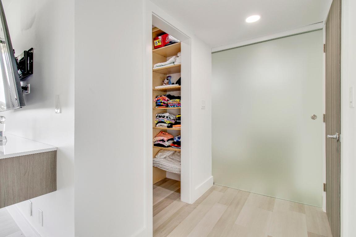 2000 Presidential #1401 West Palm Beach, FL 33401