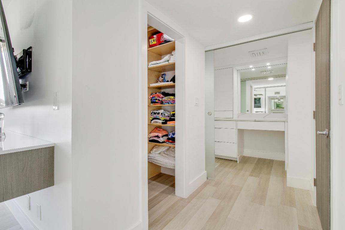 2000 Presidential #1401 West Palm Beach, FL 33401