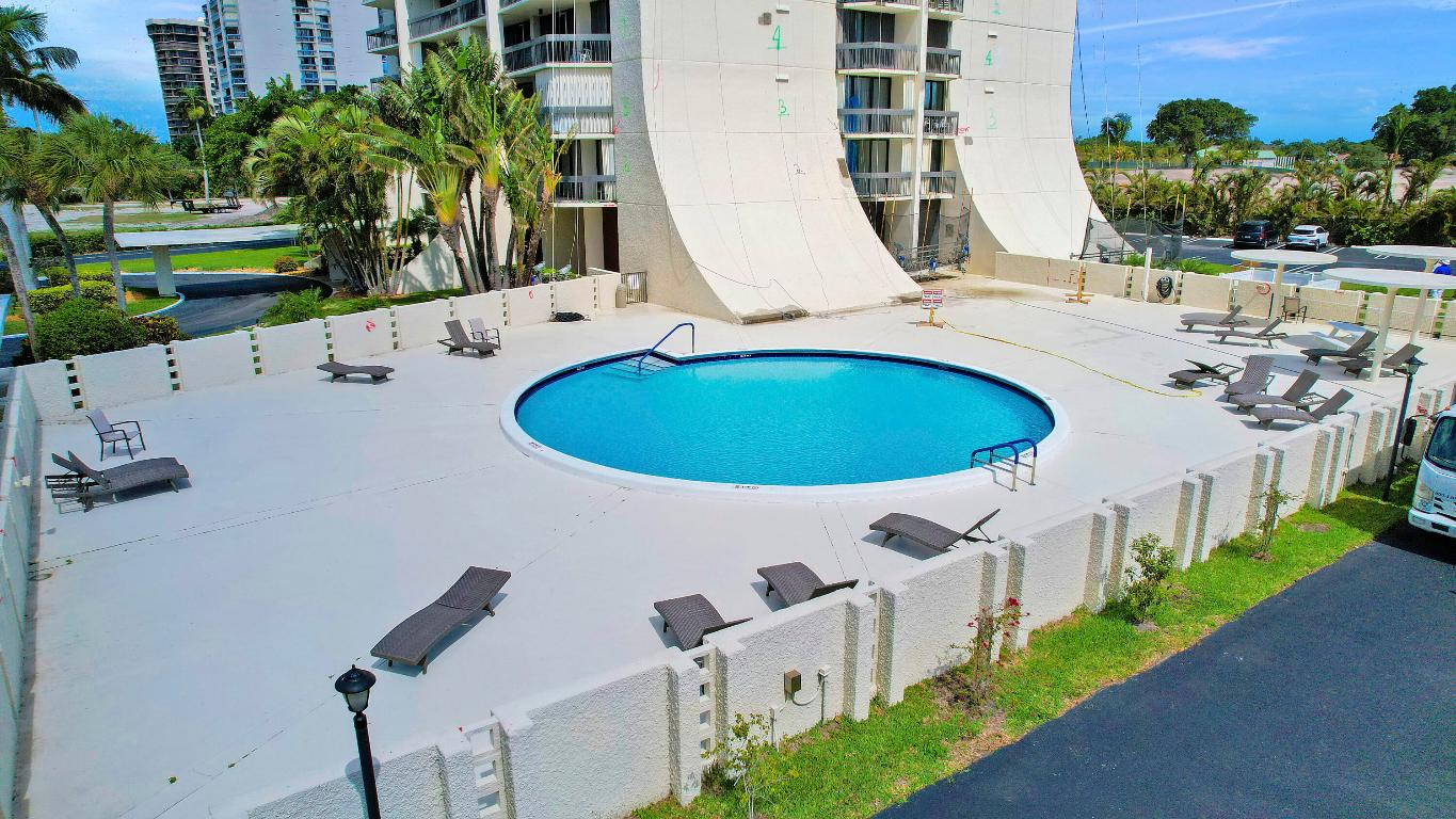 2000 Presidential #1401 West Palm Beach, FL 33401