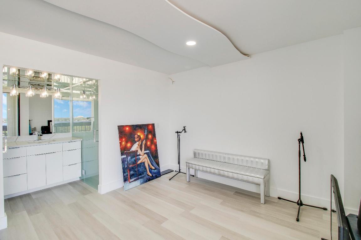 2000 Presidential #1401 West Palm Beach, FL 33401