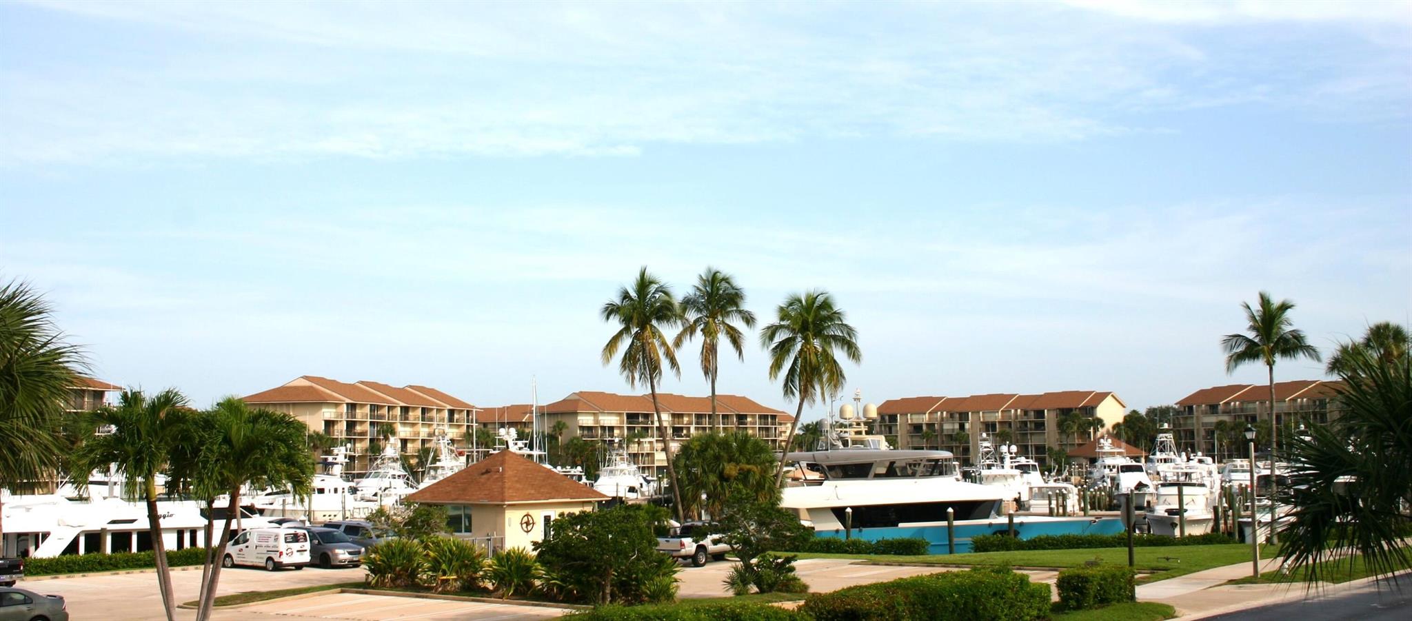 901 Seafarer Cir #201