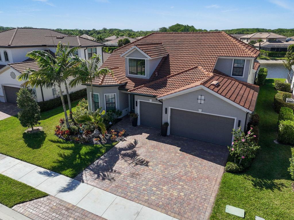 121 Blanca Isles Ln Jupiter, FL 33478