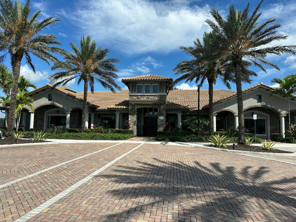 121 Blanca Isles Ln Jupiter, FL 33478