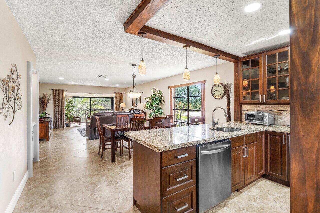 9283 Vista Del Lago #37-L