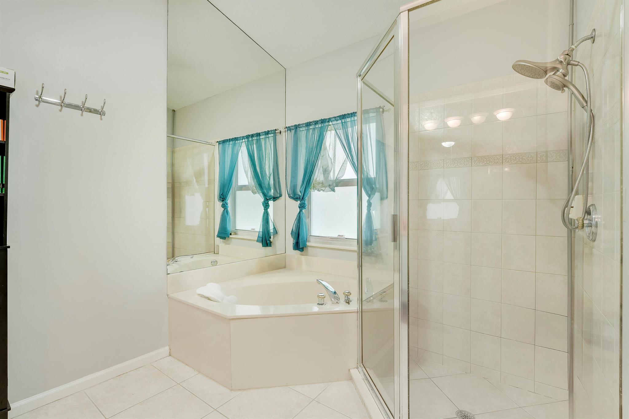 496 Peacock Ln Jupiter, FL 33458