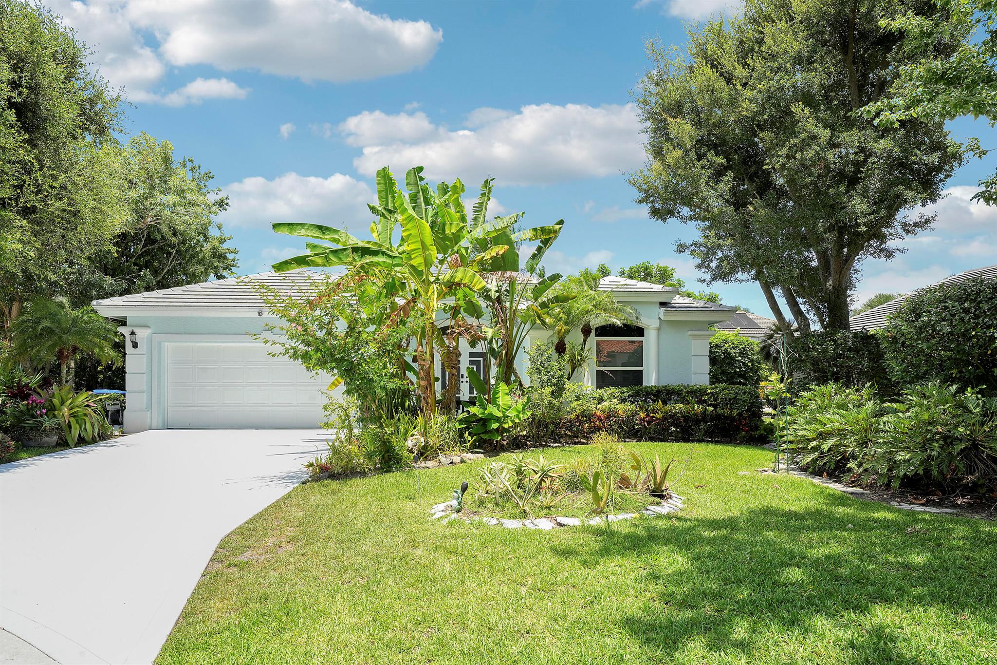 496 Peacock Ln Jupiter, FL 33458