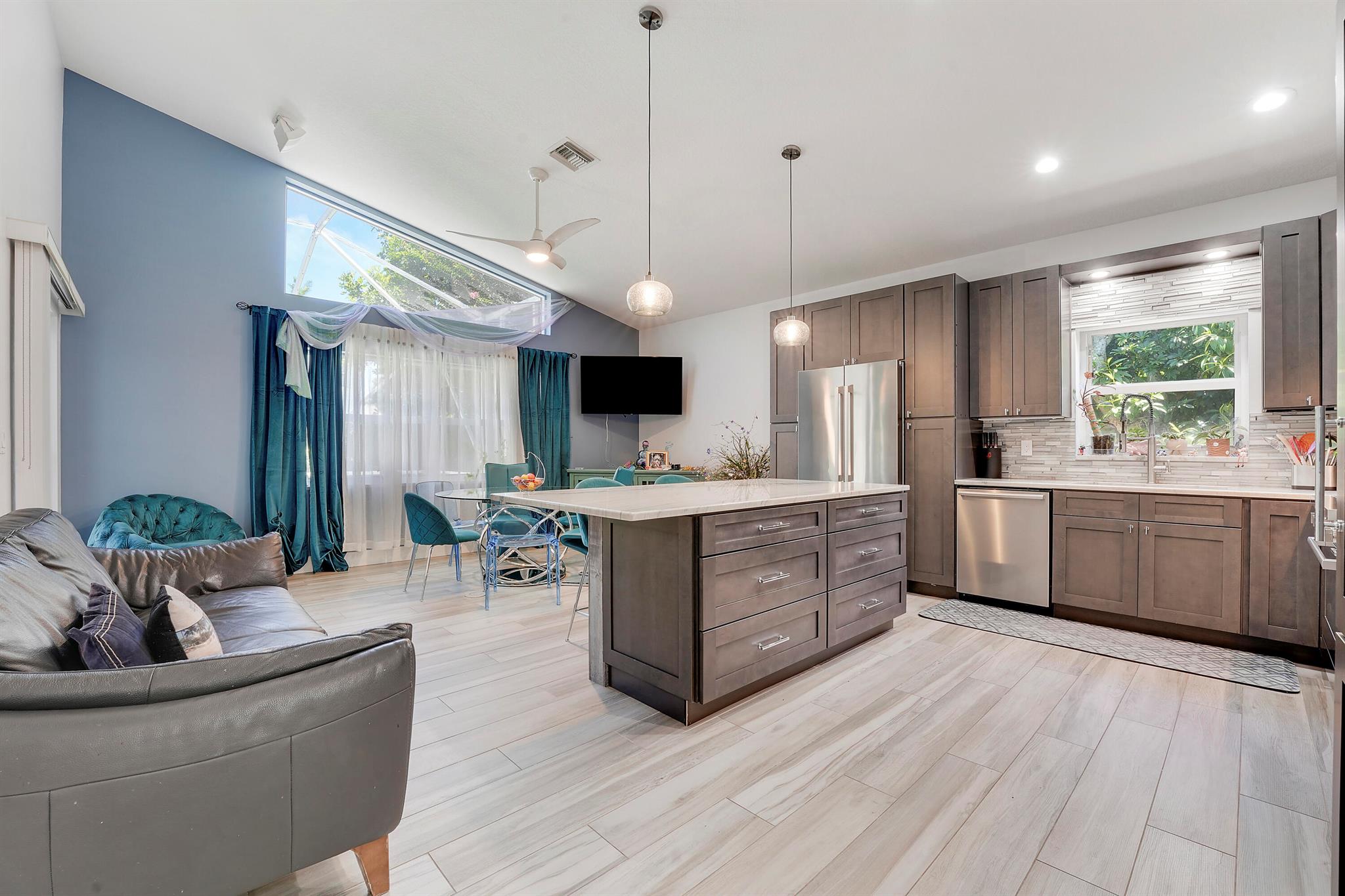 496 Peacock Ln Jupiter, FL 33458