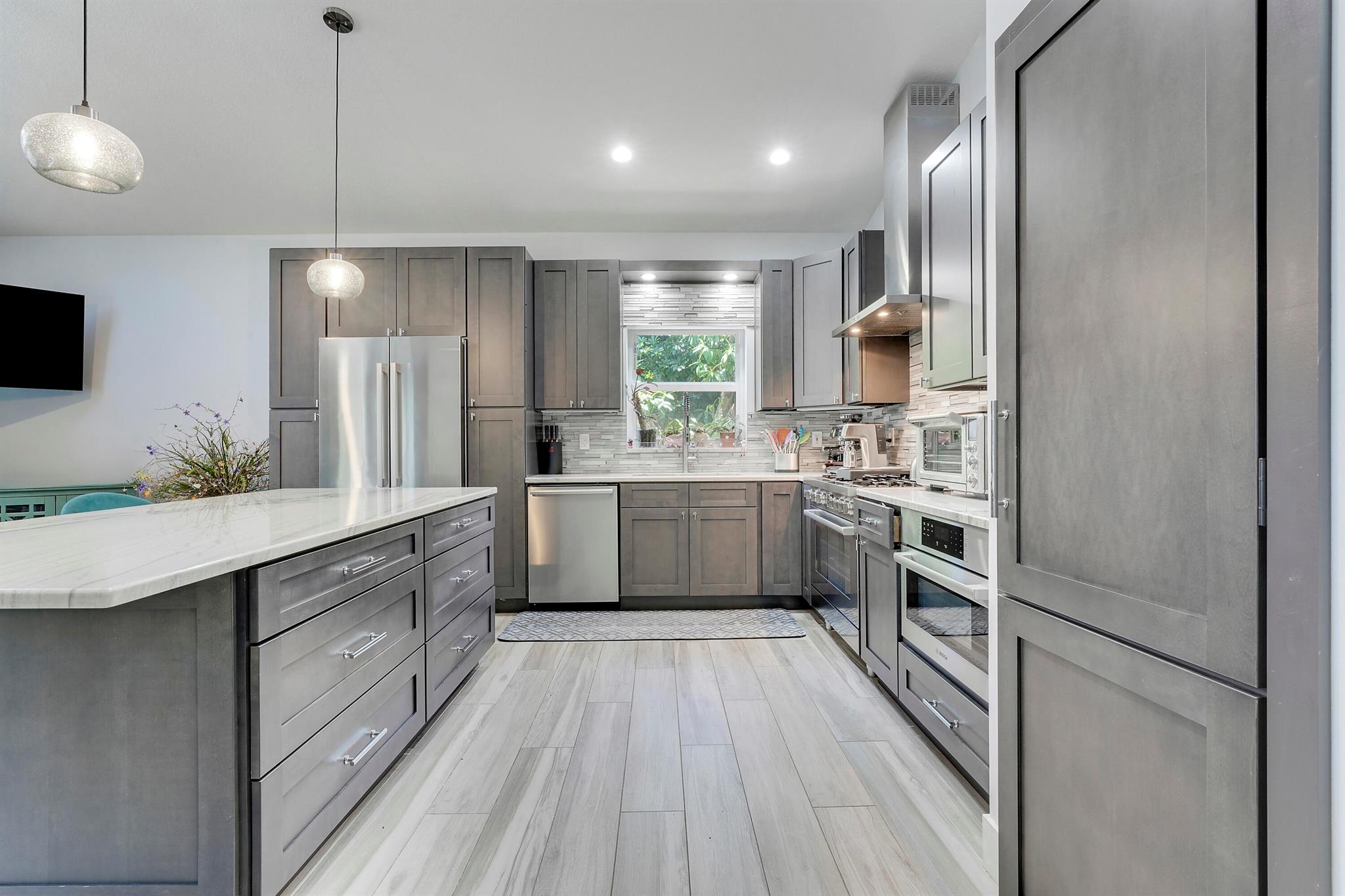 496 Peacock Ln Jupiter, FL 33458