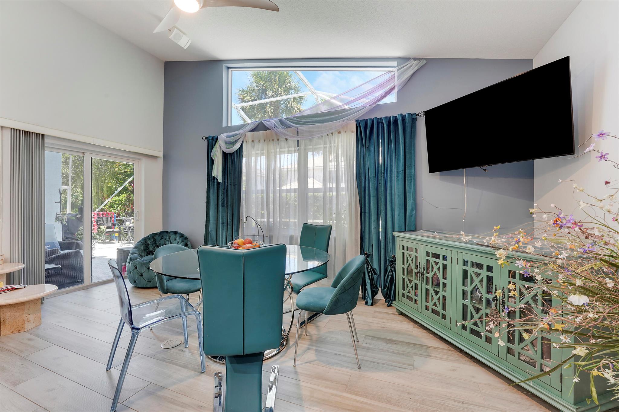 496 Peacock Ln Jupiter, FL 33458