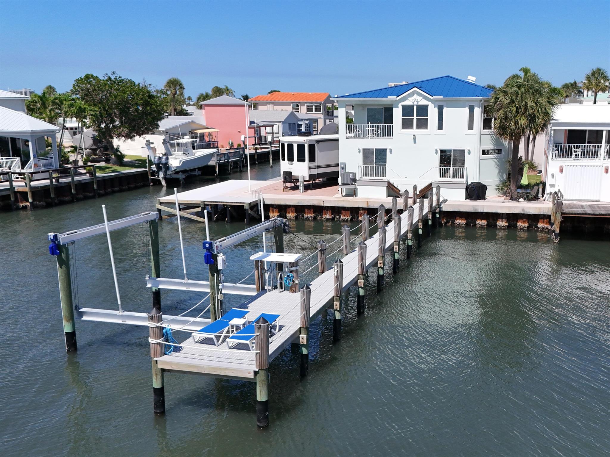 255 Nettles Blvd
