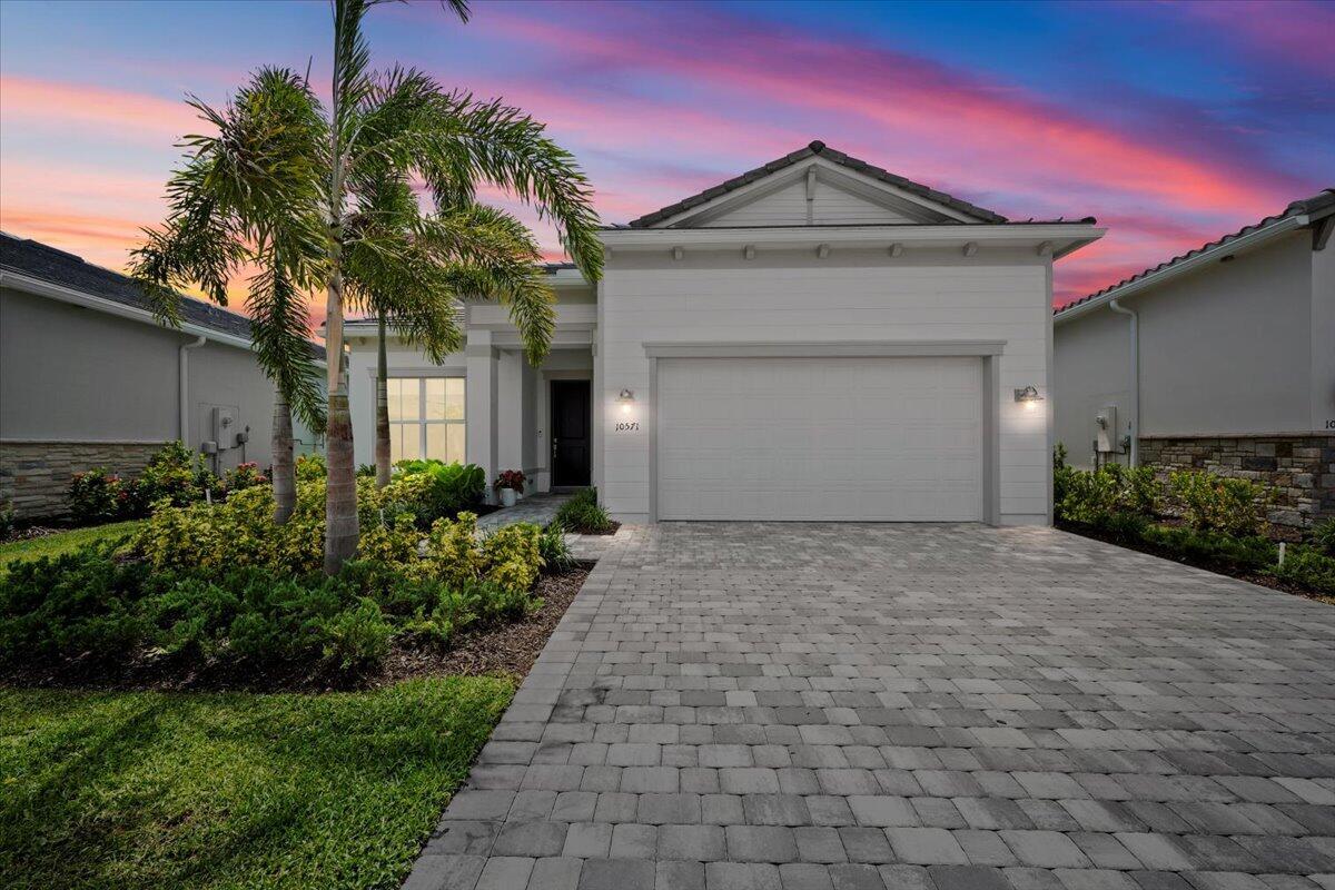 10571 Northbrook Cir