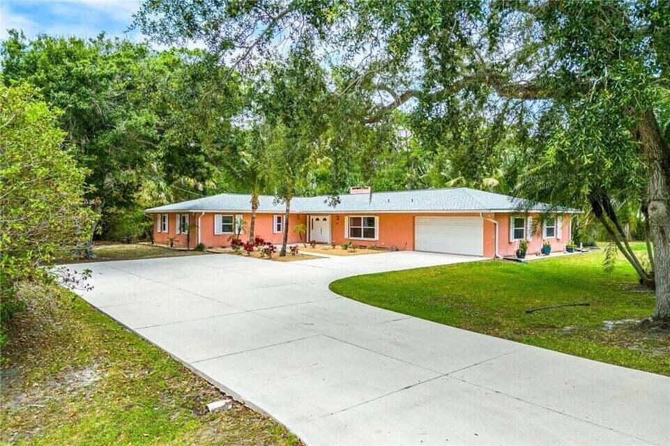 115 36th Ct