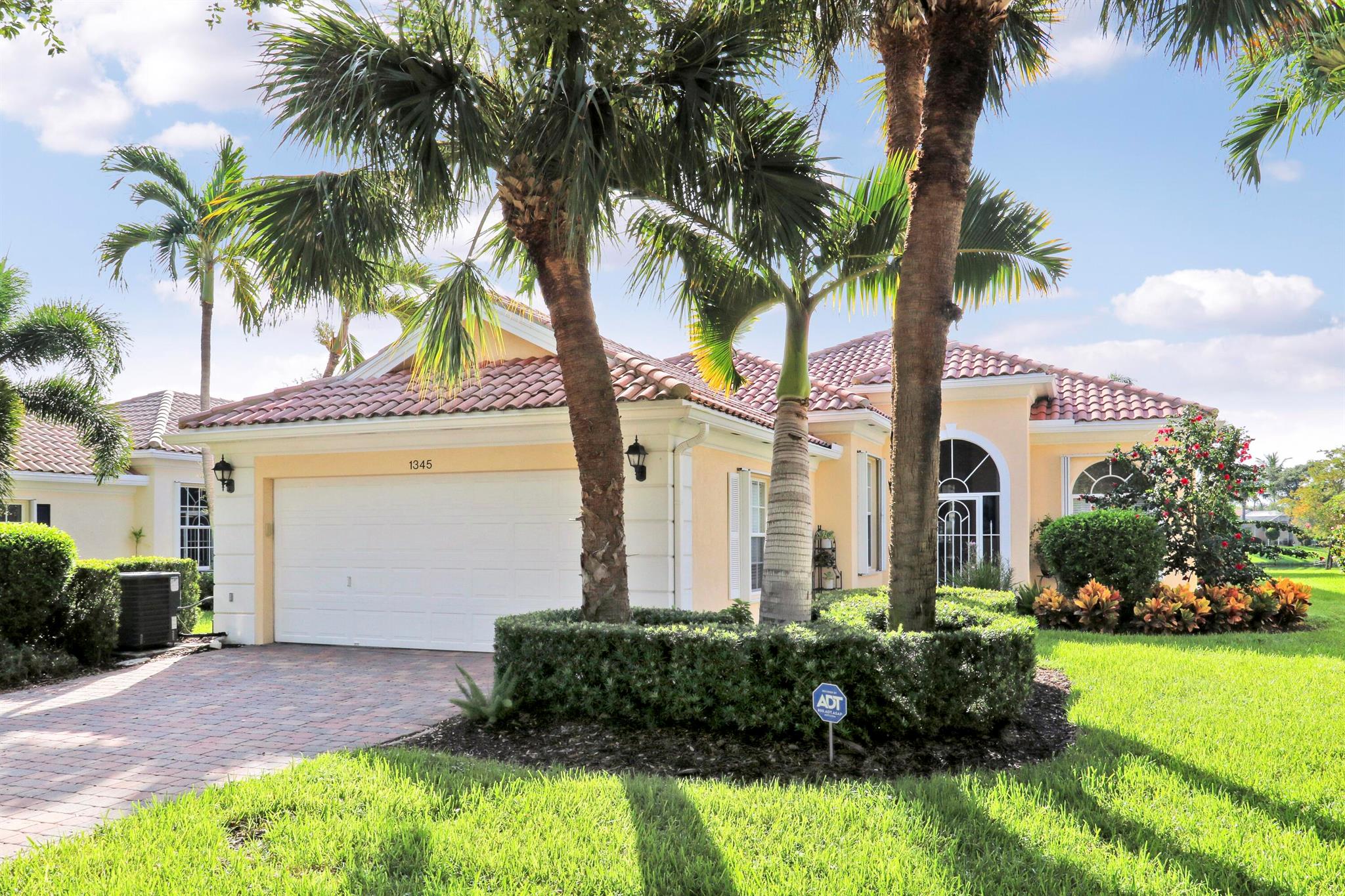 1345 Saint Lawrence Dr