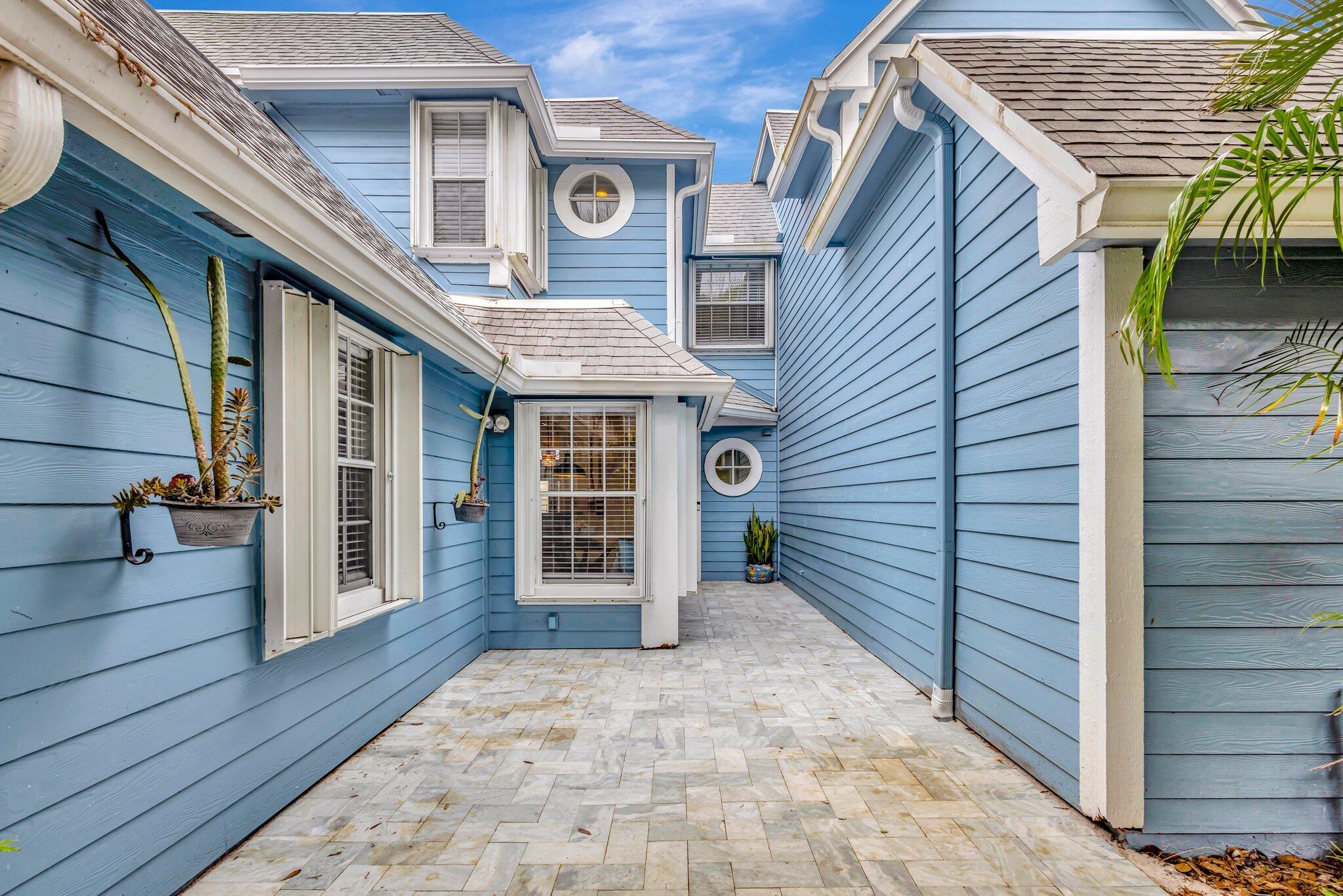 120 Ocean Dunes Cir Jupiter, FL 33477