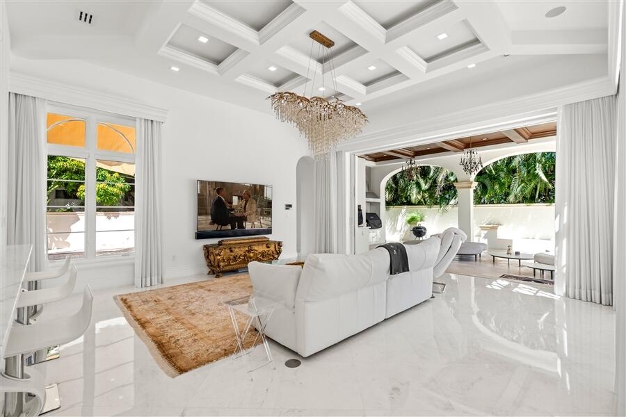 1033 Seasage Delray Beach, FL 33483