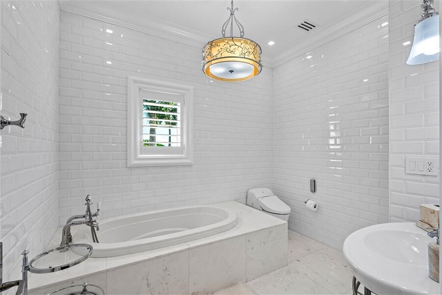 1033 Seasage Delray Beach, FL 33483