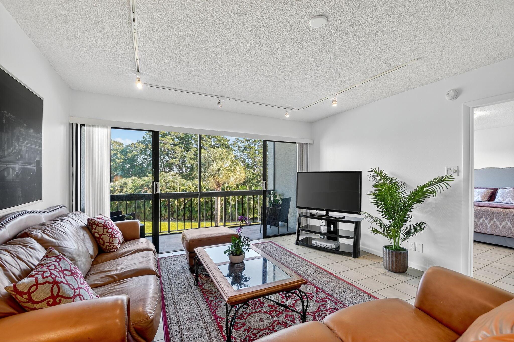 2500 Presidential Way #302