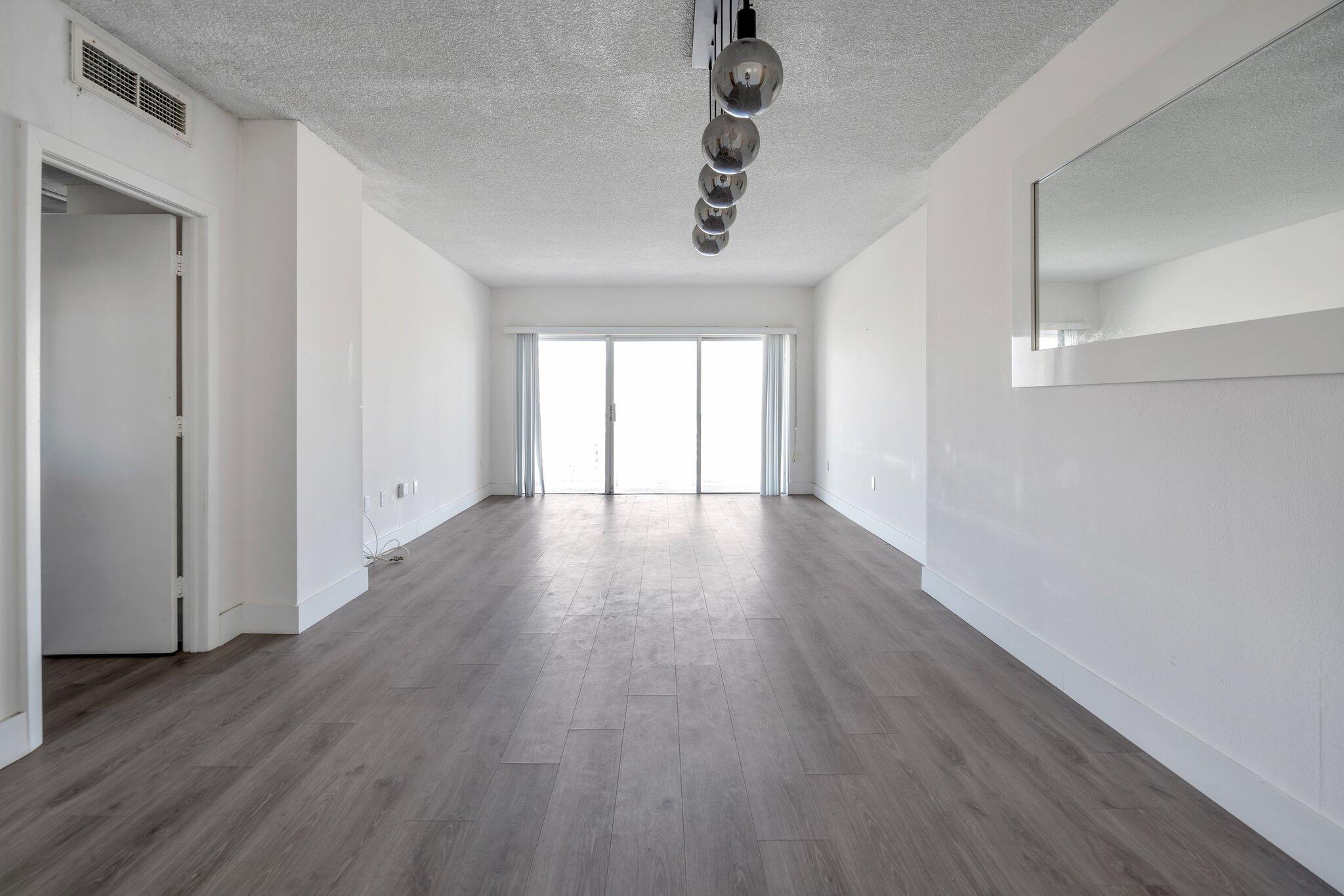 image ARLEN HOUSE CONDO10