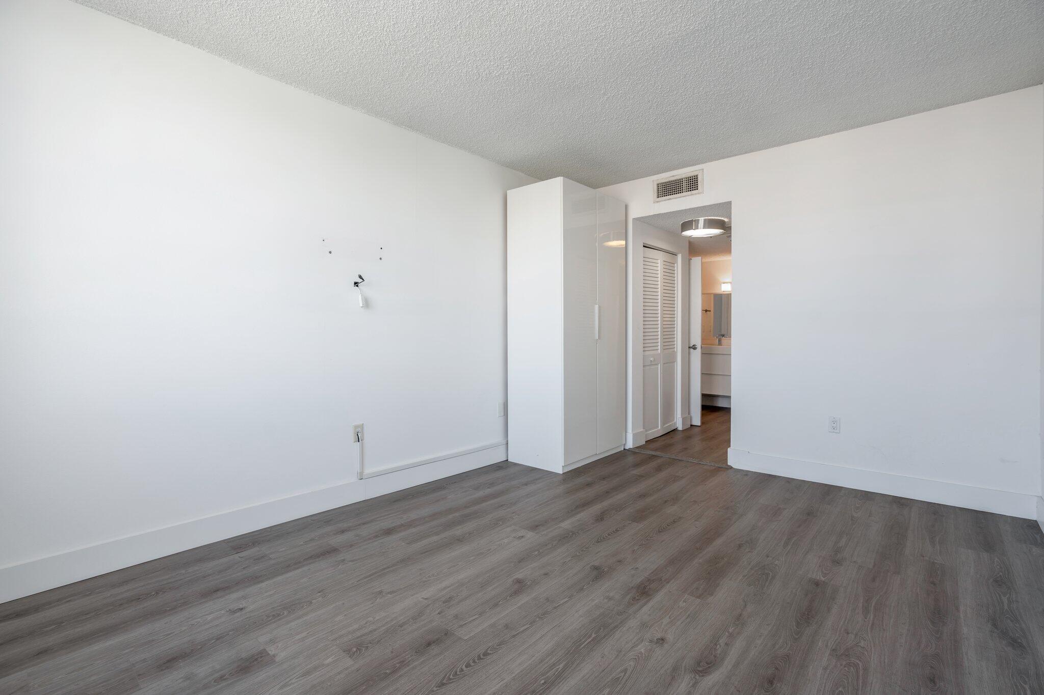 image ARLEN HOUSE CONDO15