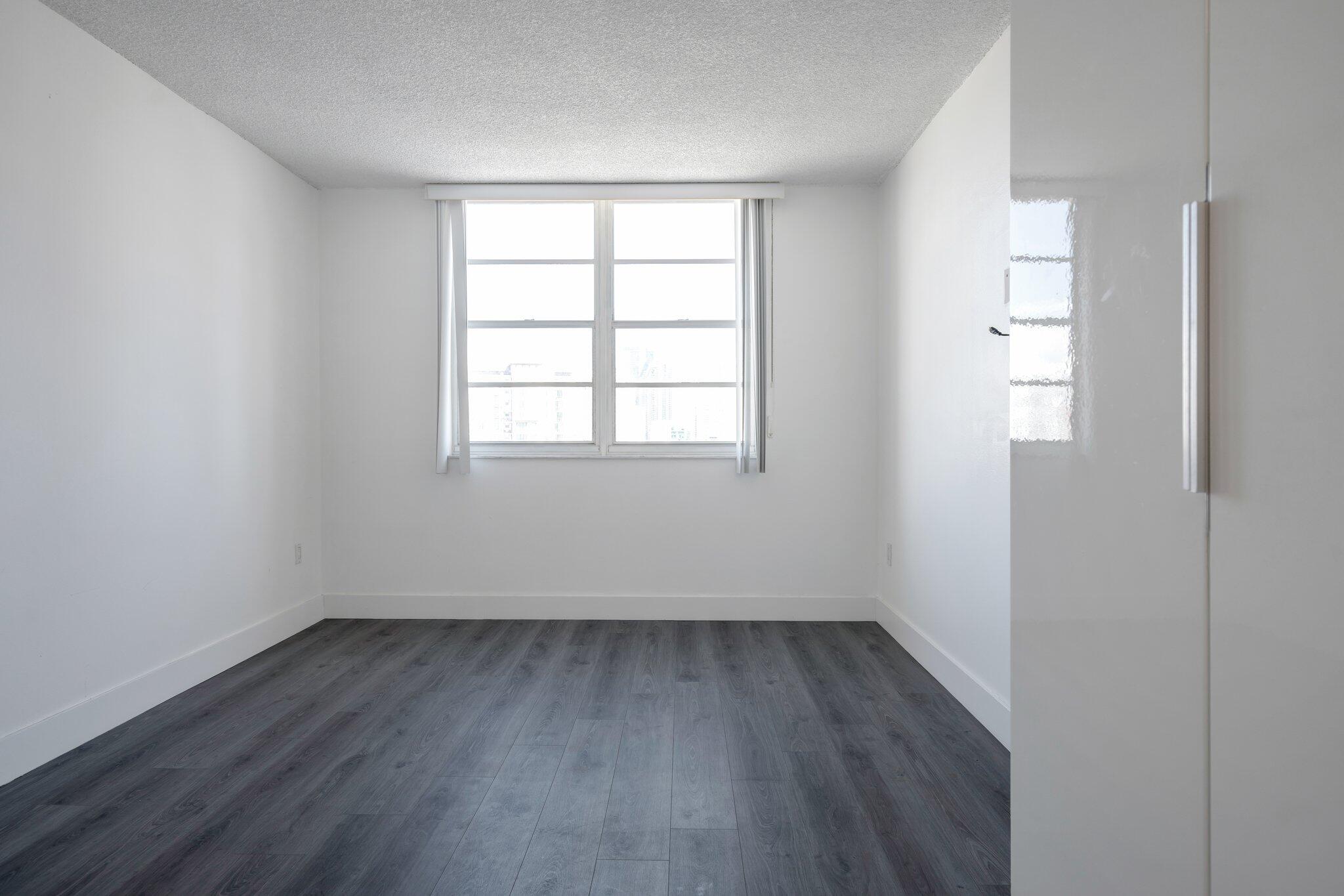 image ARLEN HOUSE CONDO16