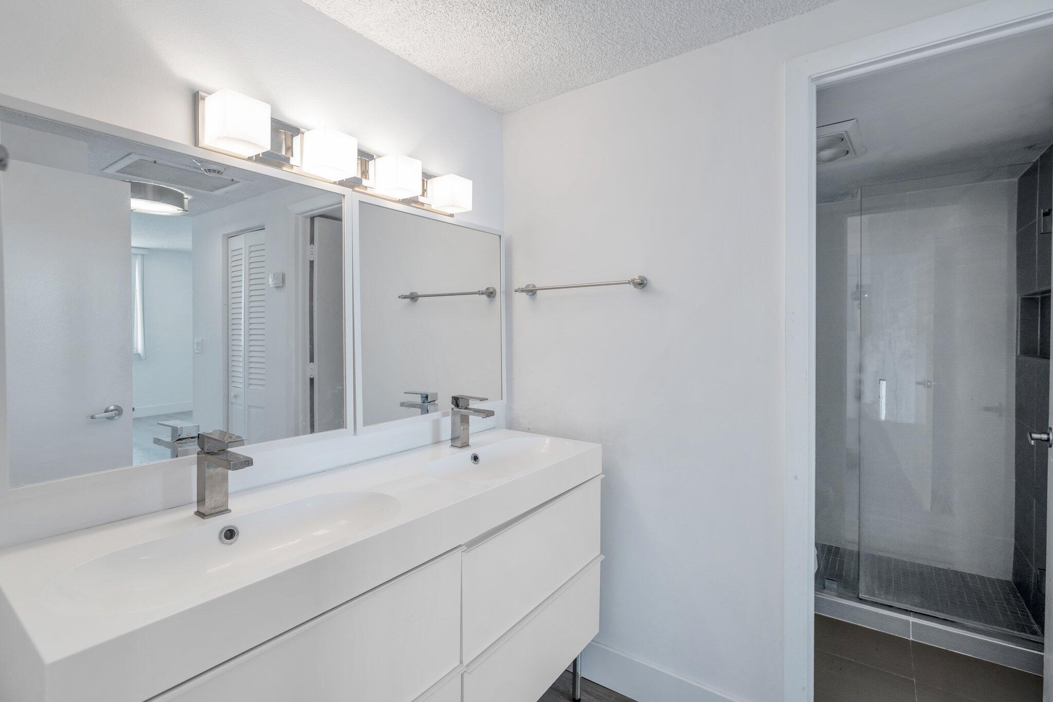 image ARLEN HOUSE CONDO17