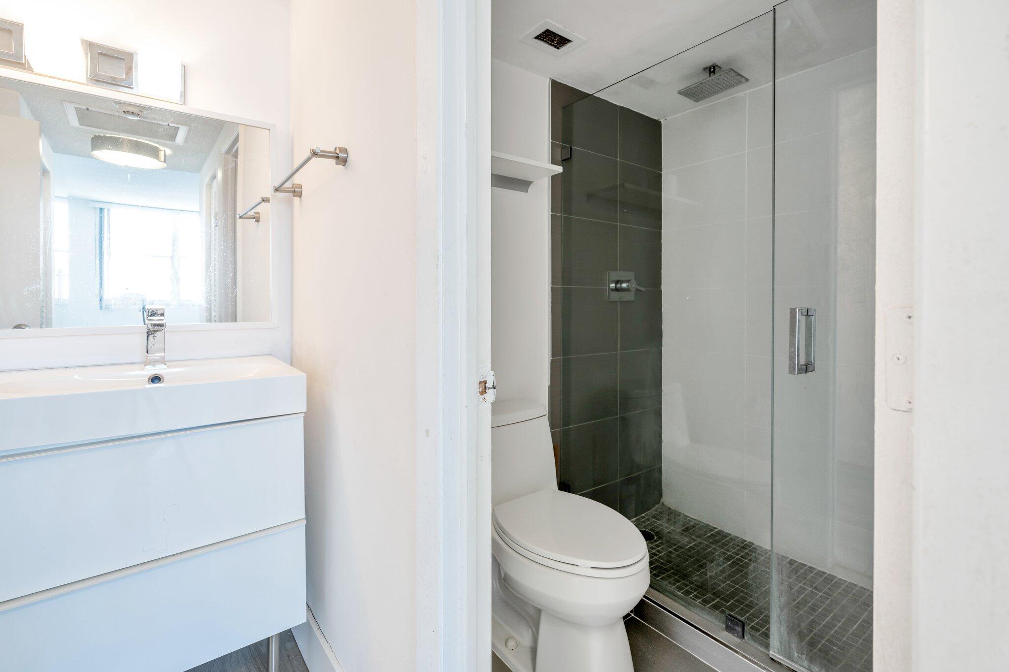 image ARLEN HOUSE CONDO18