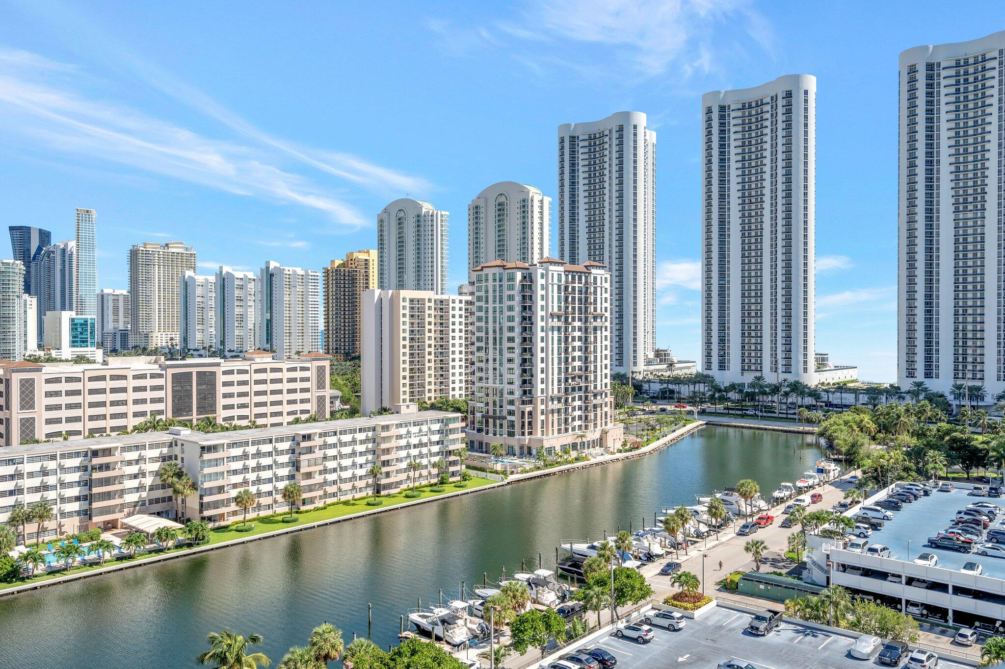 image ARLEN HOUSE CONDO2