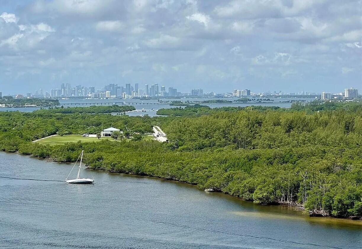 image ARLEN HOUSE CONDO29