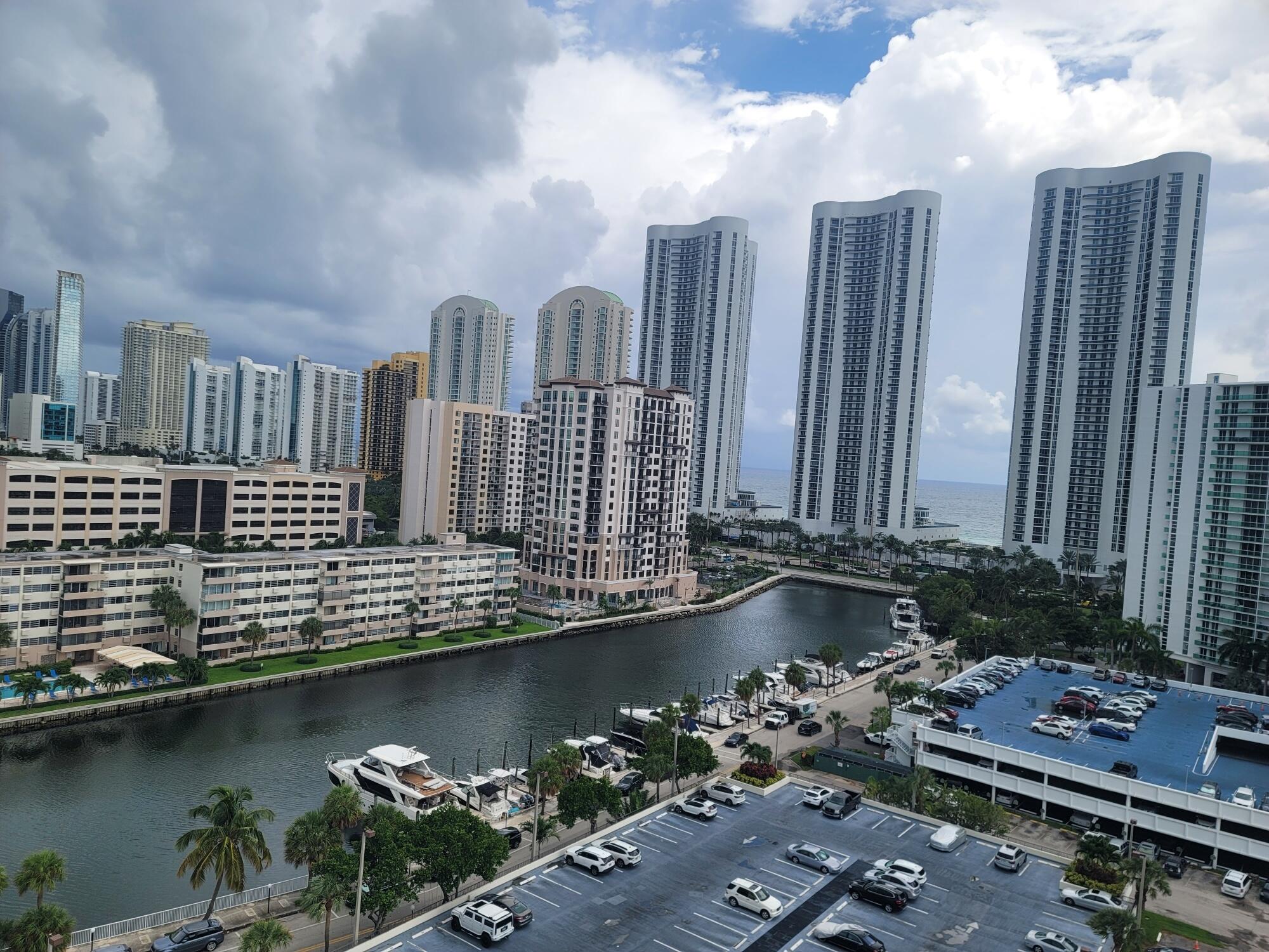 image ARLEN HOUSE CONDO34