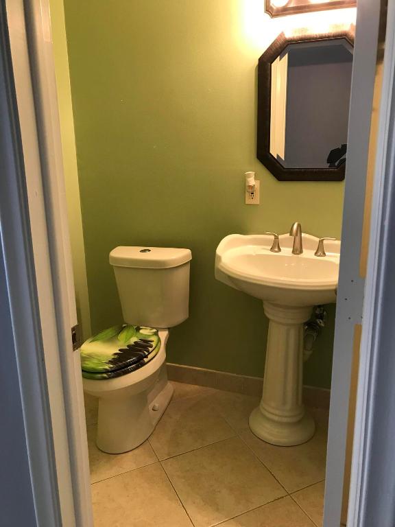 1030 W Flame Vine Ave #13-B Delray Beach, FL 33445