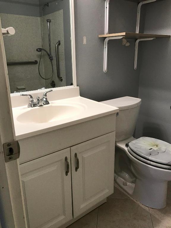 1030 W Flame Vine Ave #13-B Delray Beach, FL 33445