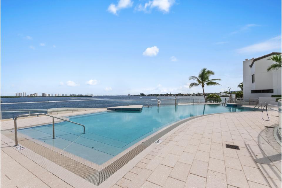 100 Lakeshore Dr #1453 North Palm Beach, FL 33408