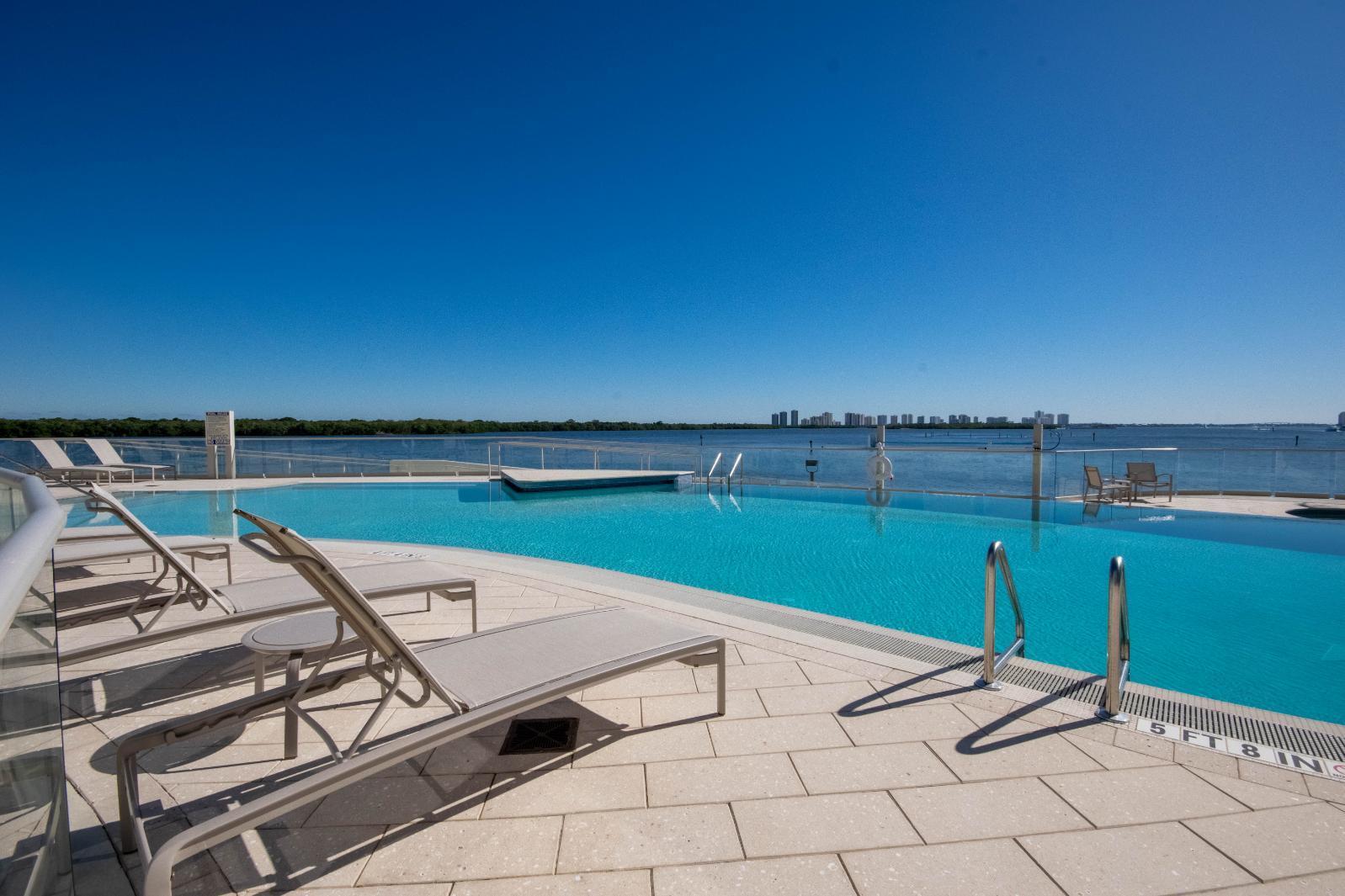 100 Lakeshore Dr #1453 North Palm Beach, FL 33408