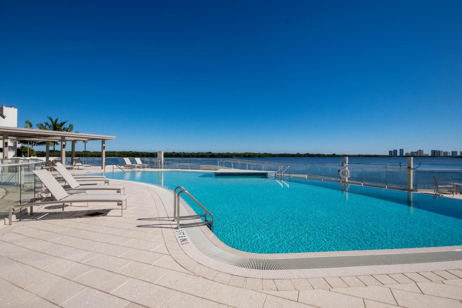 100 Lakeshore Dr #1453 North Palm Beach, FL 33408