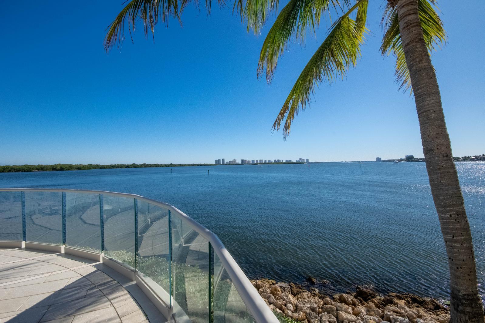 100 Lakeshore Dr #1453 North Palm Beach, FL 33408