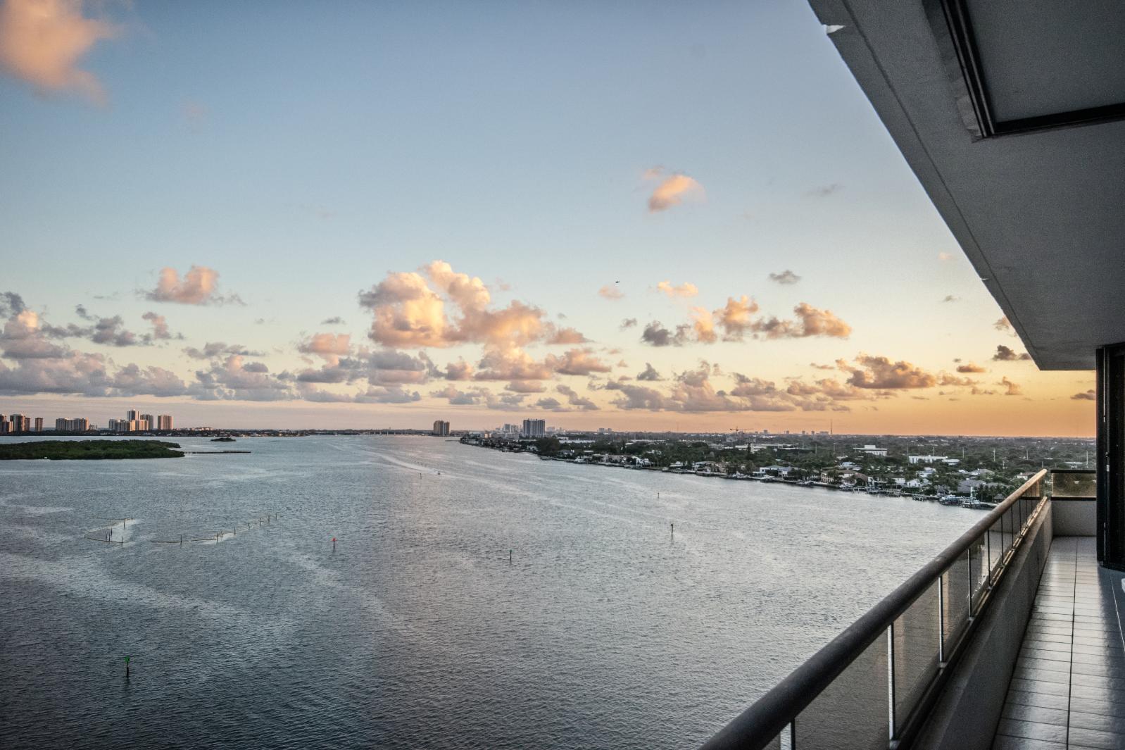 100 Lakeshore Dr #1453 North Palm Beach, FL 33408