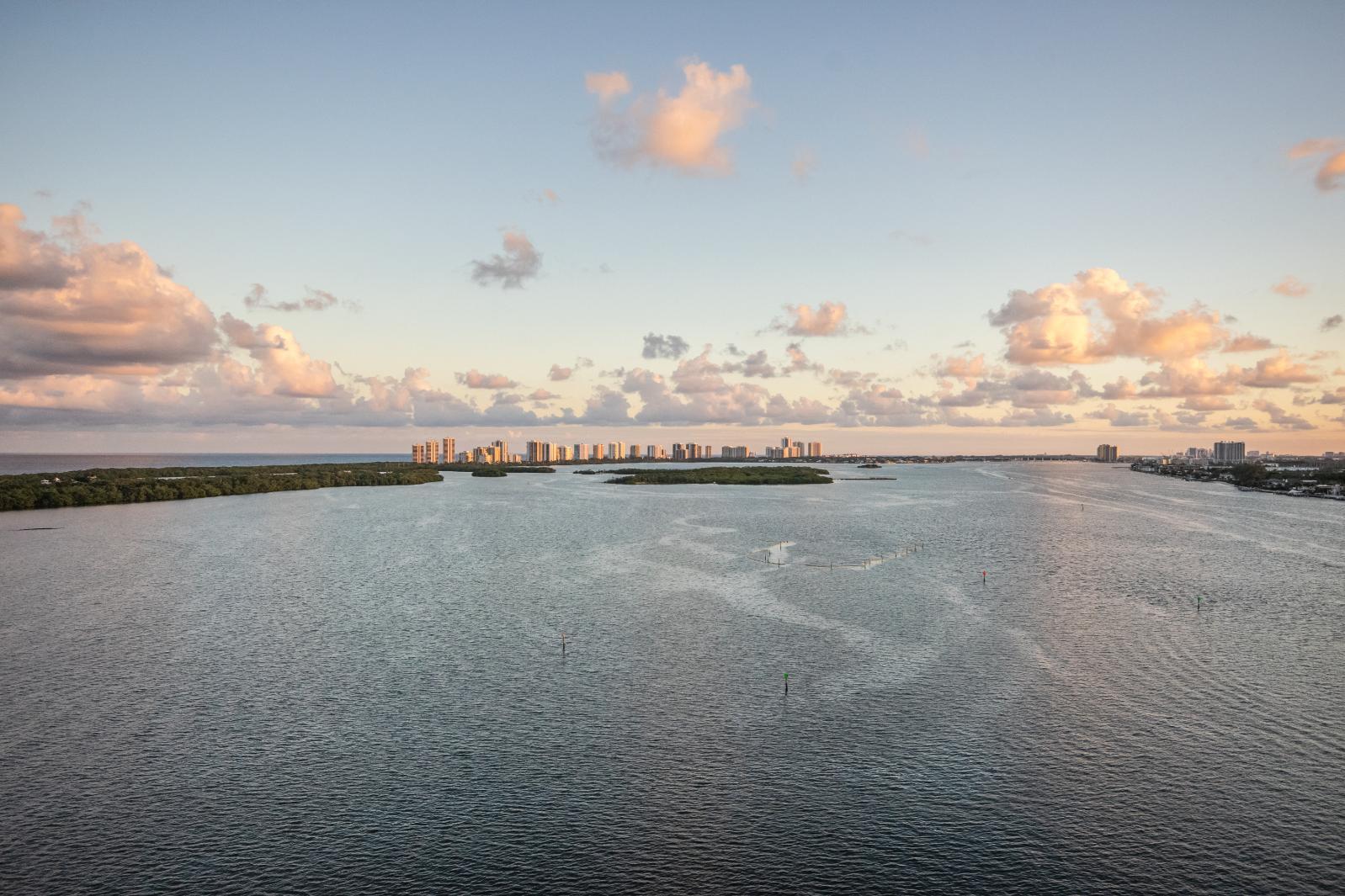 100 Lakeshore Dr #1453 North Palm Beach, FL 33408