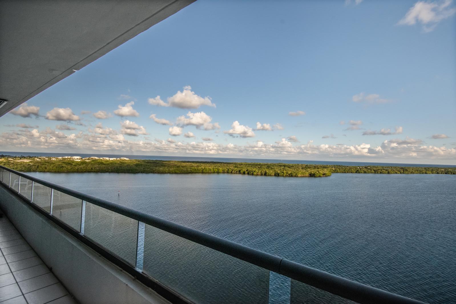 100 Lakeshore Dr #1453 North Palm Beach, FL 33408