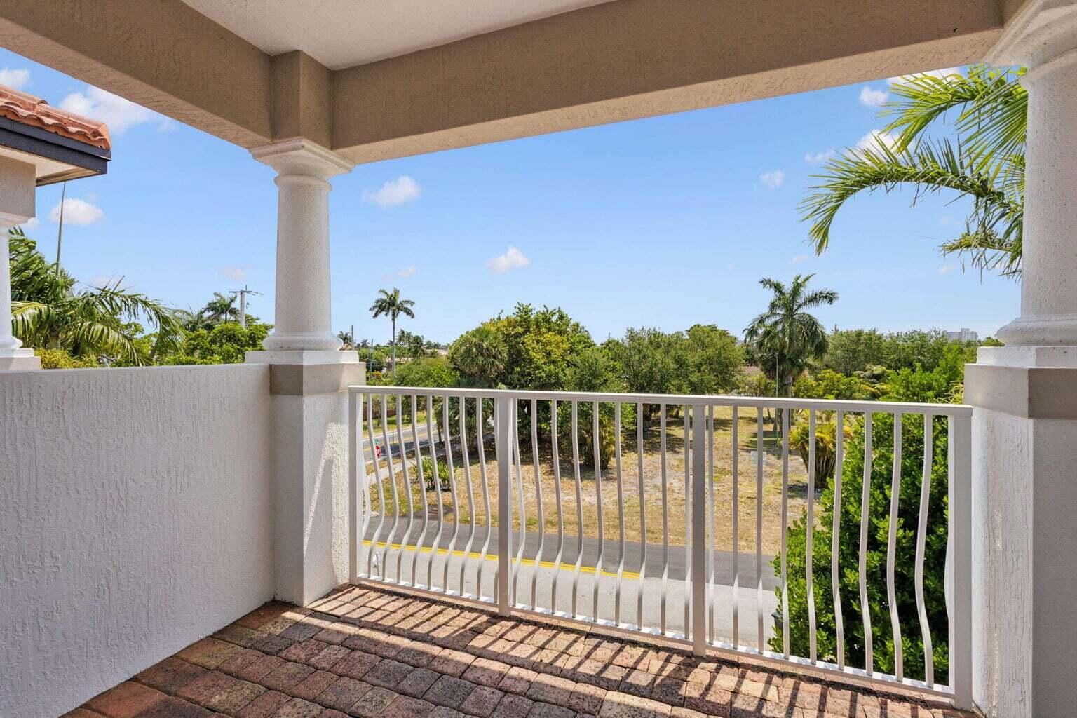 3873 NE 22nd Lighthouse Point, FL 33064