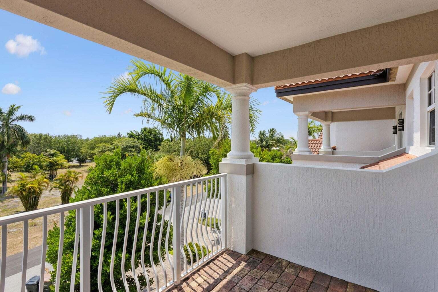 3873 NE 22nd Lighthouse Point, FL 33064