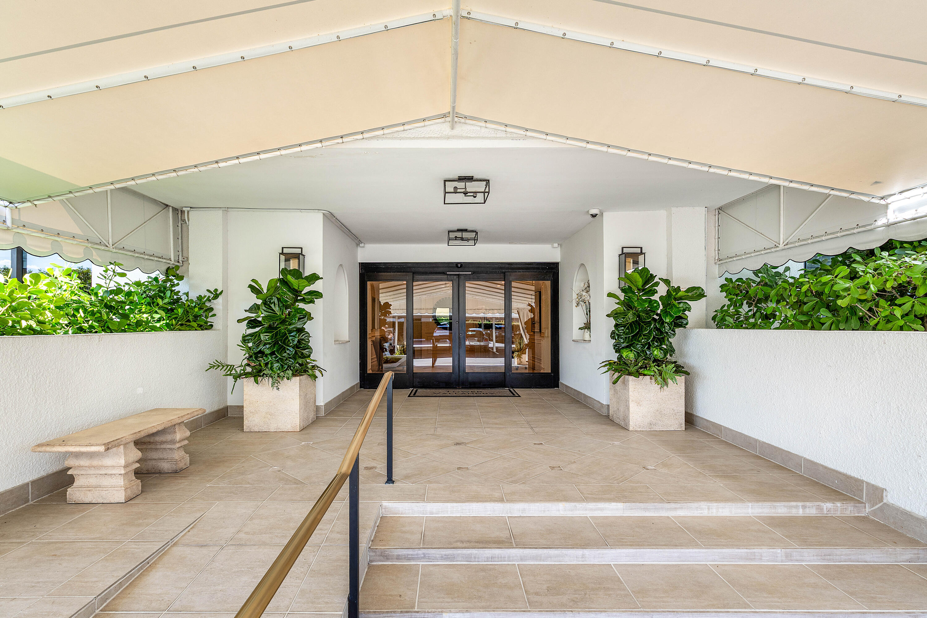 2150 Ibis Isle #15 Palm Beach, FL 33480