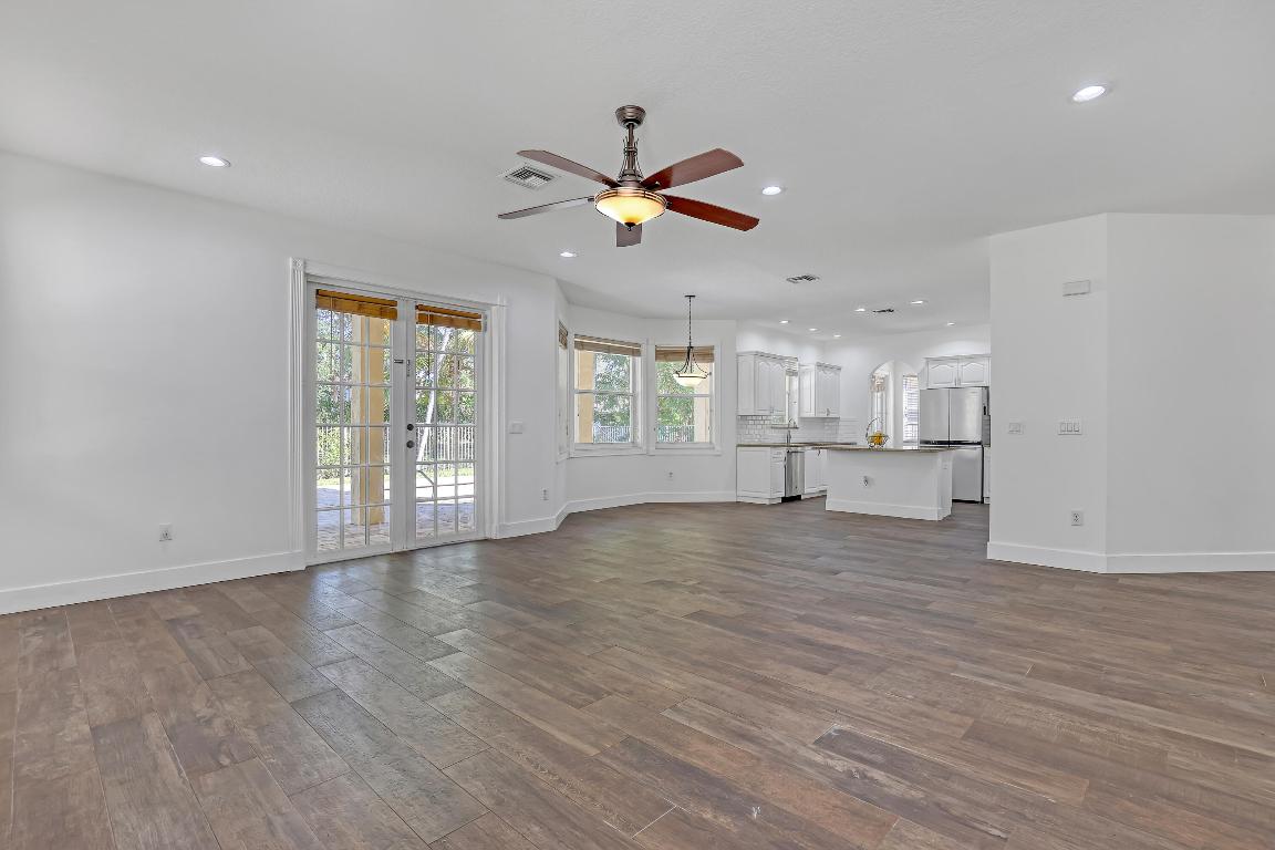 7391 Water Dance Lake Worth, FL 33467