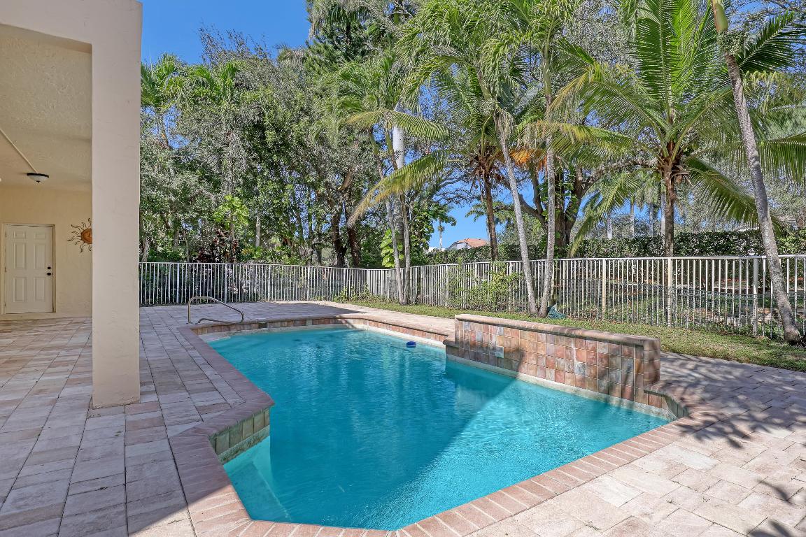 7391 Water Dance Lake Worth, FL 33467