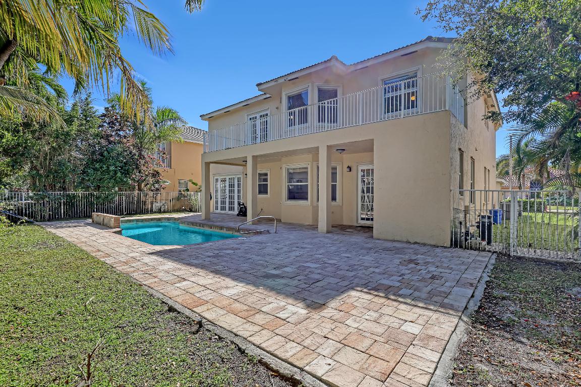 7391 Water Dance Lake Worth, FL 33467