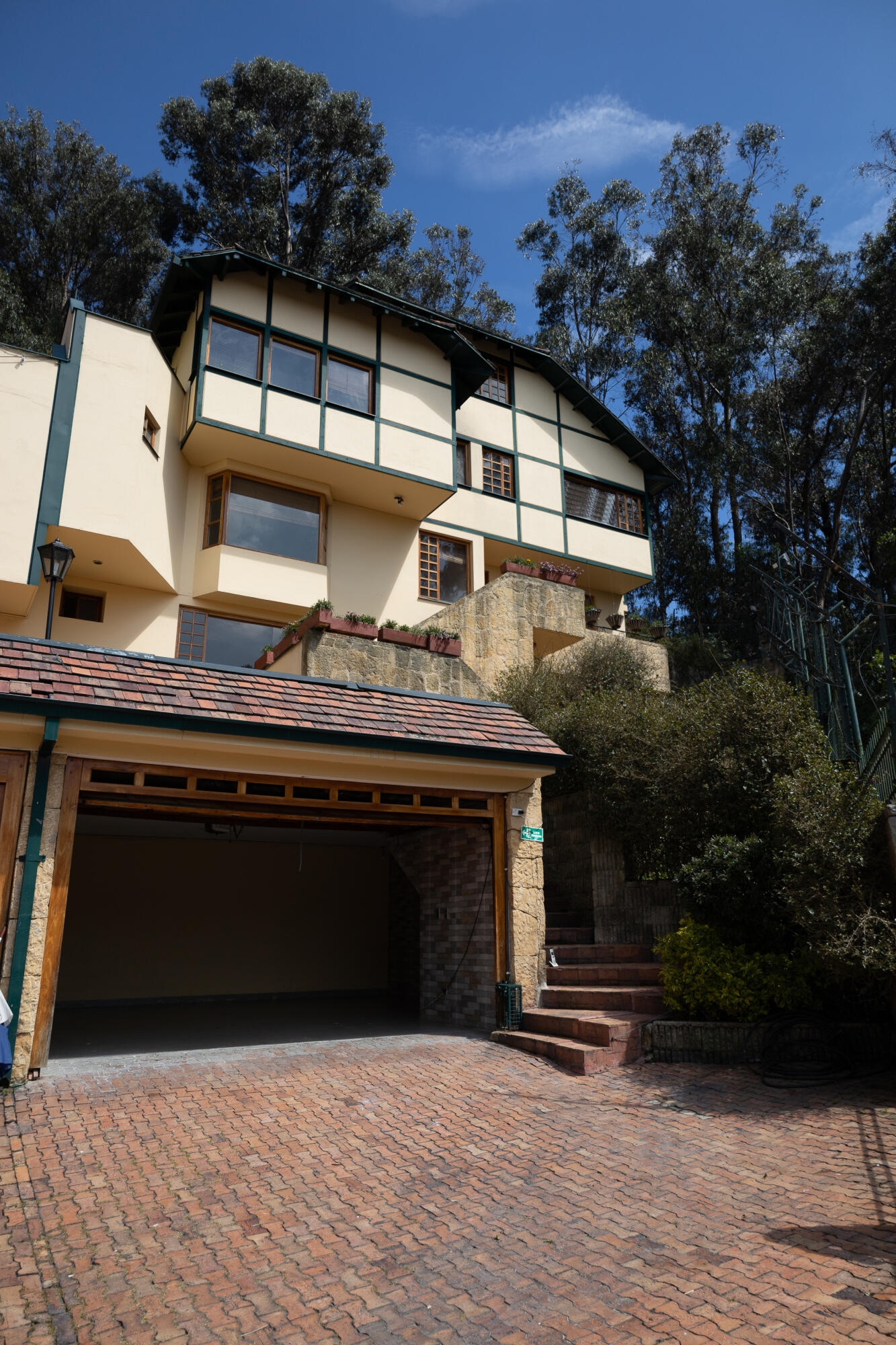 Carrera 4 #150 A 32th