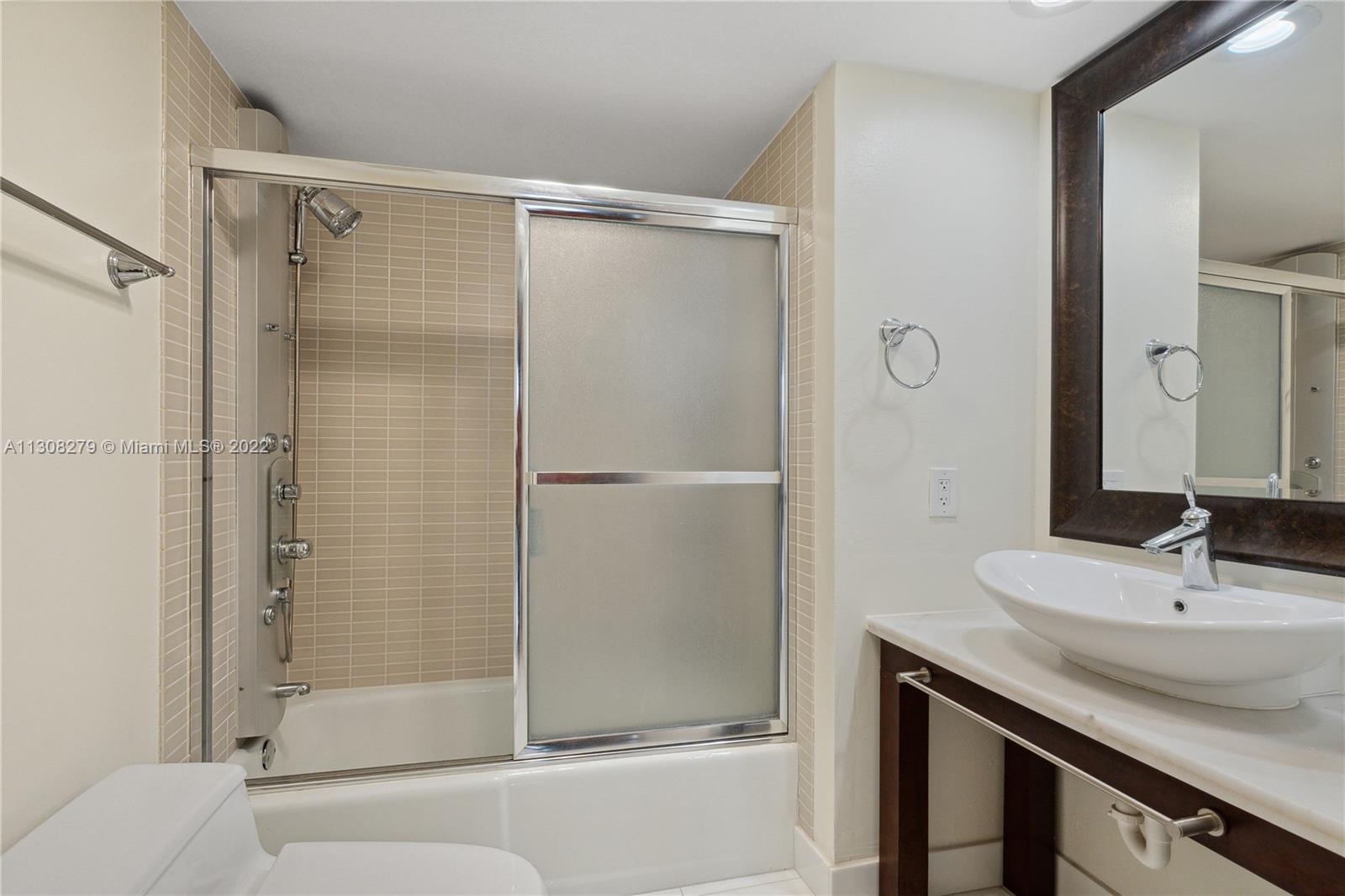 image Brickell Key One10