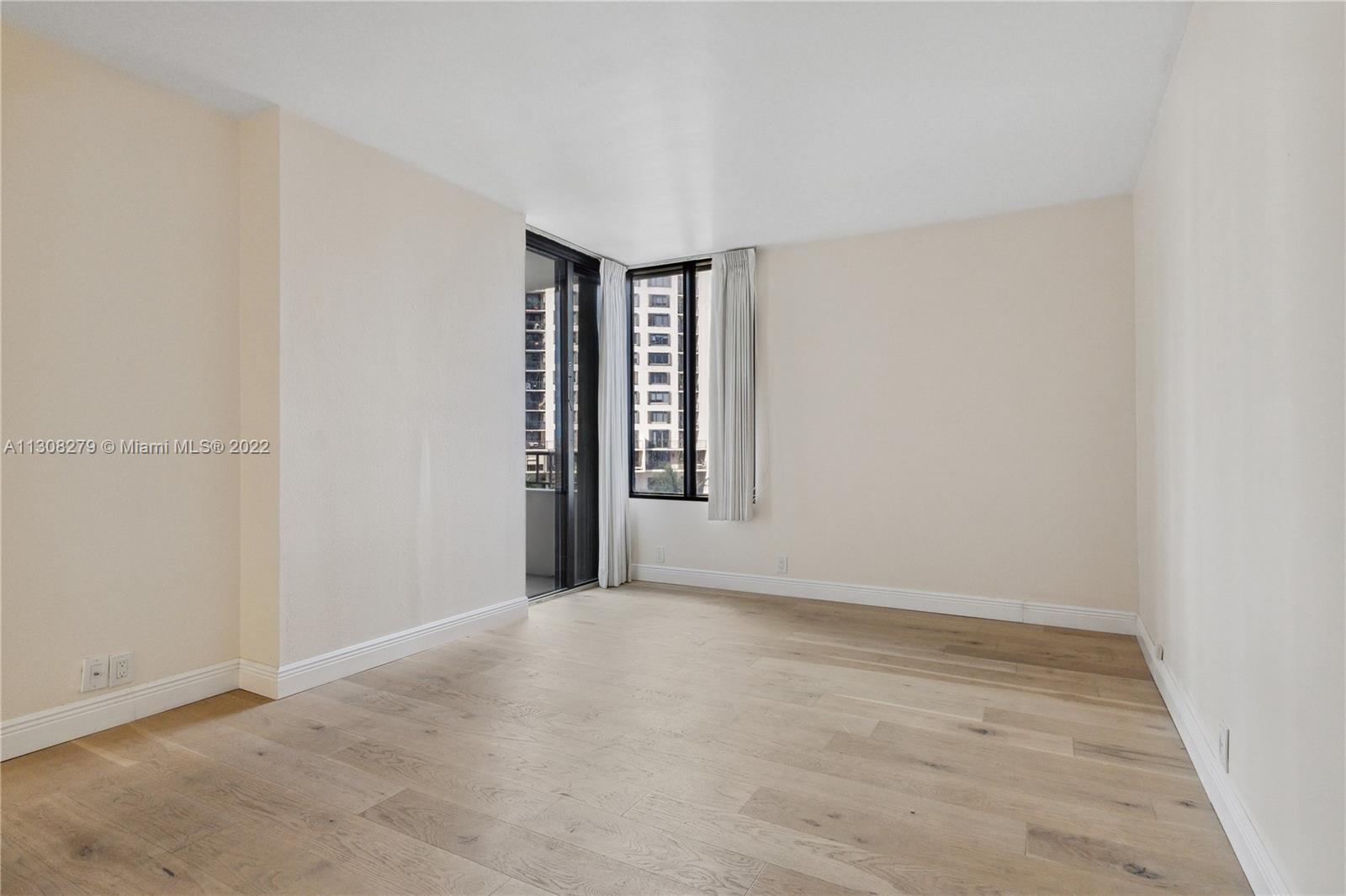 image Brickell Key One11